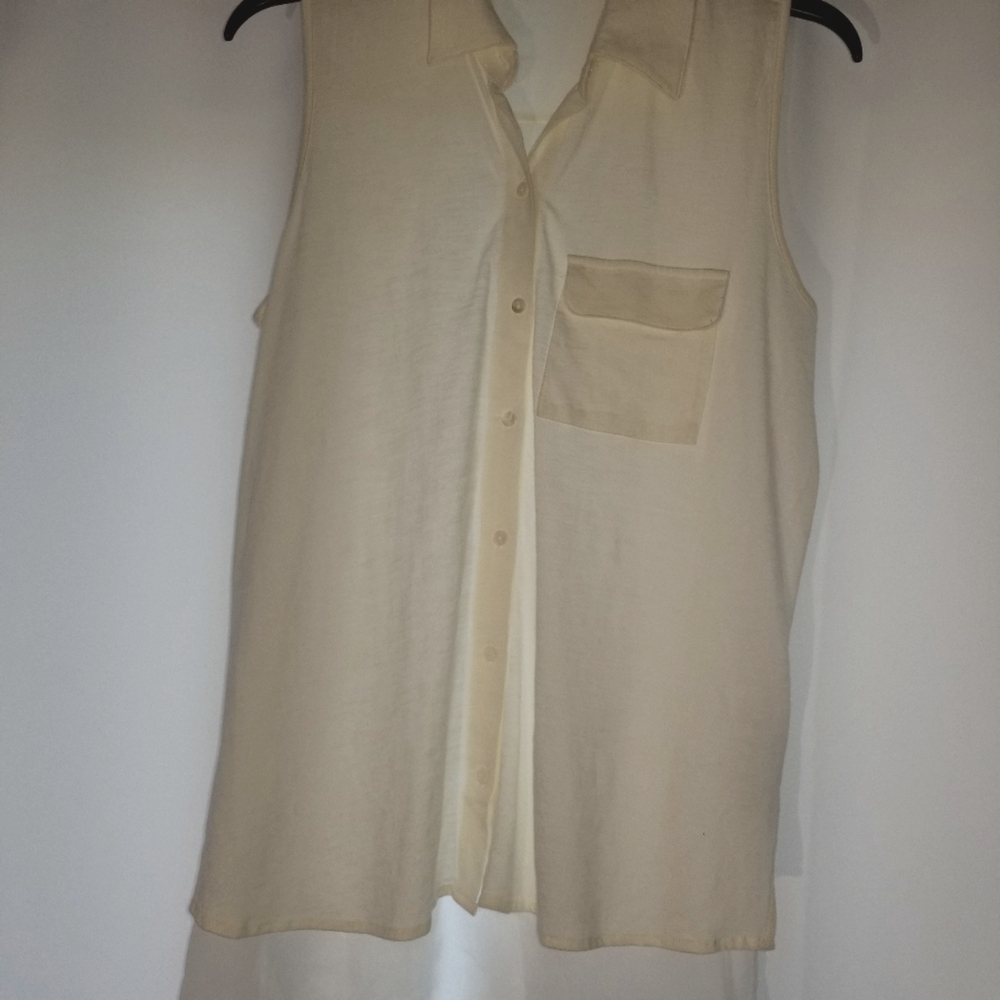 Forever 21 cream tank with pocket